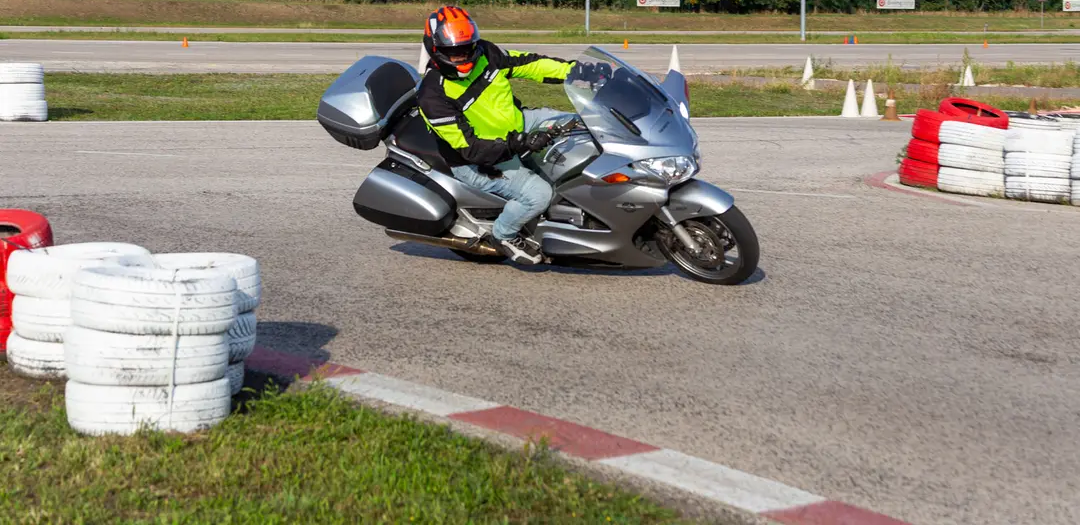 Molnár Sándor Motoros Oktató